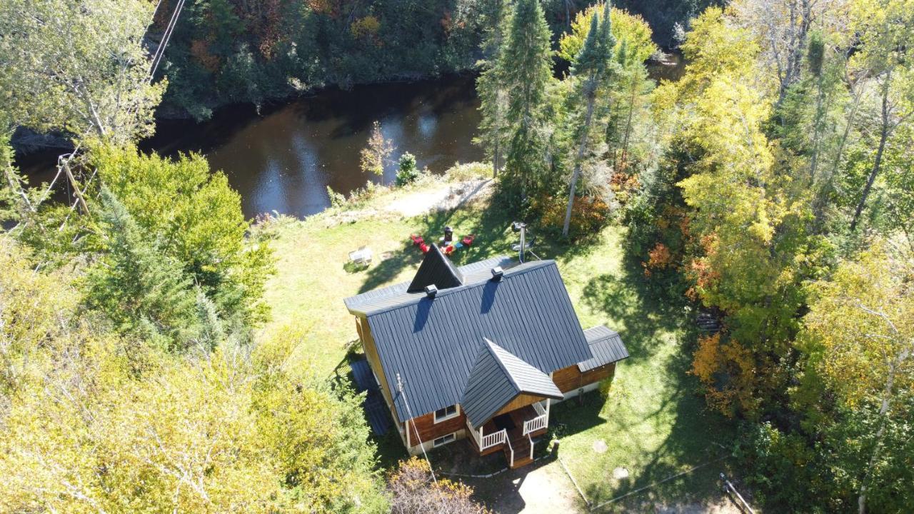 Chalet Riviere - Bord De Riviere - Romantique Saint-Alexis-des-Monts Εξωτερικό φωτογραφία